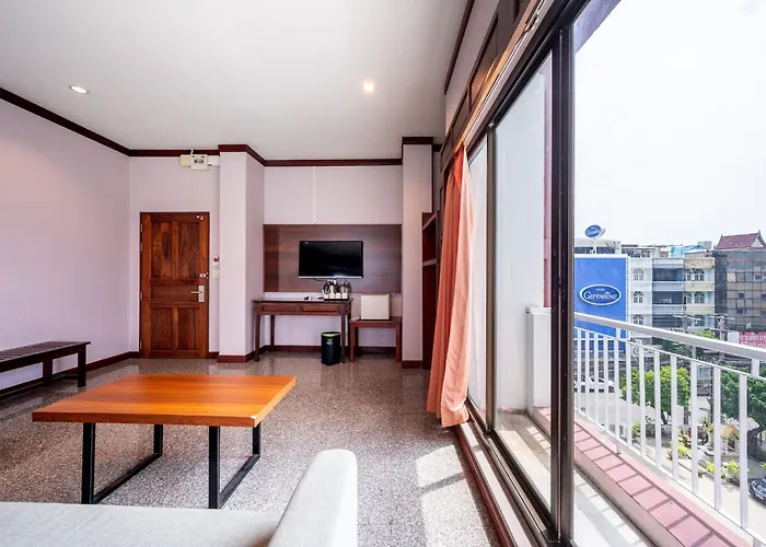 S.T.Hotel (Shuntai Hotel)